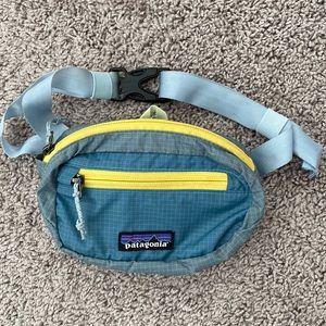 Patagonia Ultralight Black Hole Hip Pack in blue